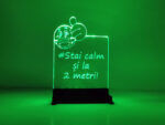 2m green lampă luminoasă de atenționare, transparentă, cu mesajul "#stai calm și la 2 metri".